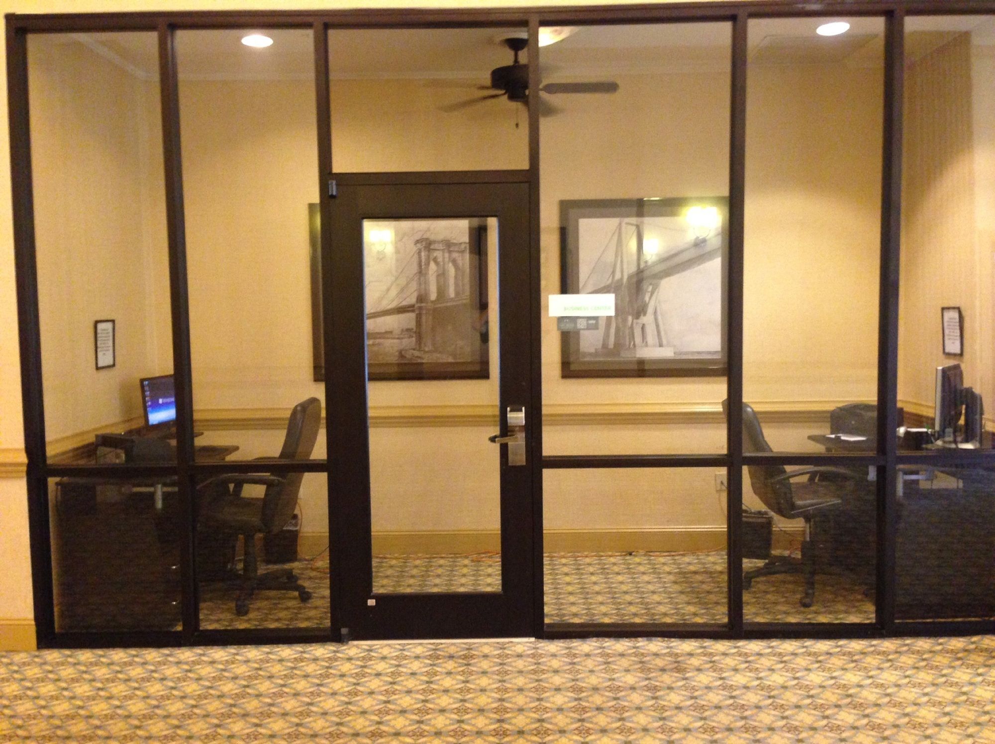 Clarion Hotel Fayetteville Exterior foto